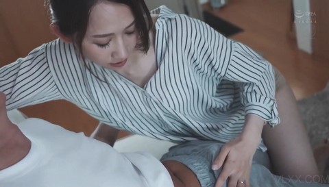 Xoạc cô bạn ti hồng quá phê luôn Kana Mito